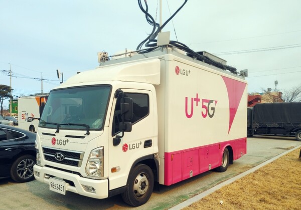 [▲LG유플러스가 경북 울진에 배치한 이동 기지국 = ©LG유플러스]