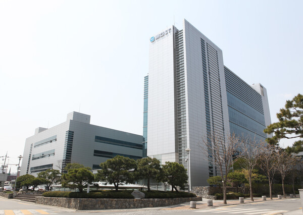 [▲동아에스티 사옥 전경 = ©동아에스티]