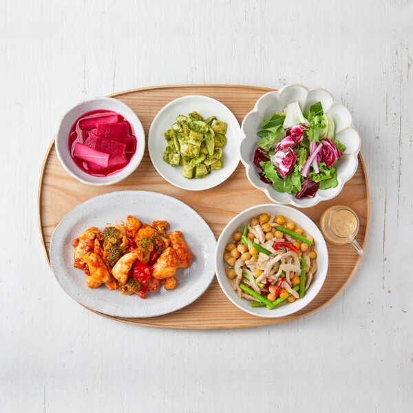 ©AP신문(AP뉴스)/ 이미지 제공 = 현대그린푸드, ▲그리팅 당뇨식단 토마토소스찜닭세트