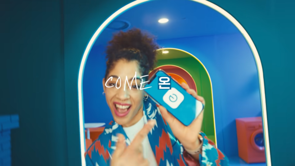 '컴 온'이 반복되는 켱쾌한 BGM이 사용됐다. 이베스트투자증권 유튜브 캡처