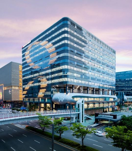 ©AP신문(AP뉴스)/ 이미지 제공 = 신한금융지주, ▲신한알파리츠가 보유한 판교 크래프톤타워