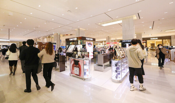 ©AP신문(AP뉴스)/ 이미지 제공 = 현대백화점 ▲현대백화점 판교점 화장품 매장 전경