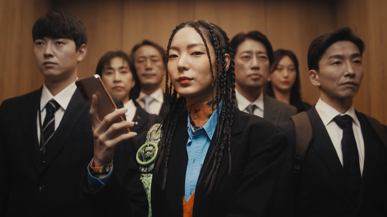 레게 머리를 한 MZ세대. 사진 신한금융그룹 기발한 프로덕션 유튜브