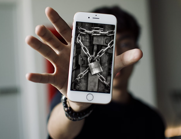 윤석열 대통령이 집무하는 용산 집무실에 출입하는 기자들에게 대통령 경호처에서 보안용 어플리케이션 설치를 권유해 논란이 일고 있다. 사진 ⓒAP신문(AP뉴스)