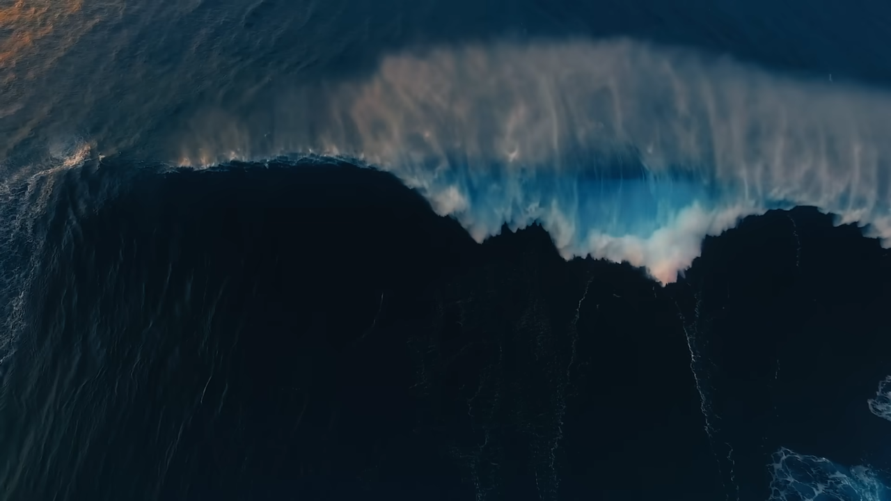 ​[AP신문광고평론 No. 607]  광고는 파도치는 바다의 모습으로 시작된다. 사진 포스코 유튜브 캡처 ⓒAP신문​