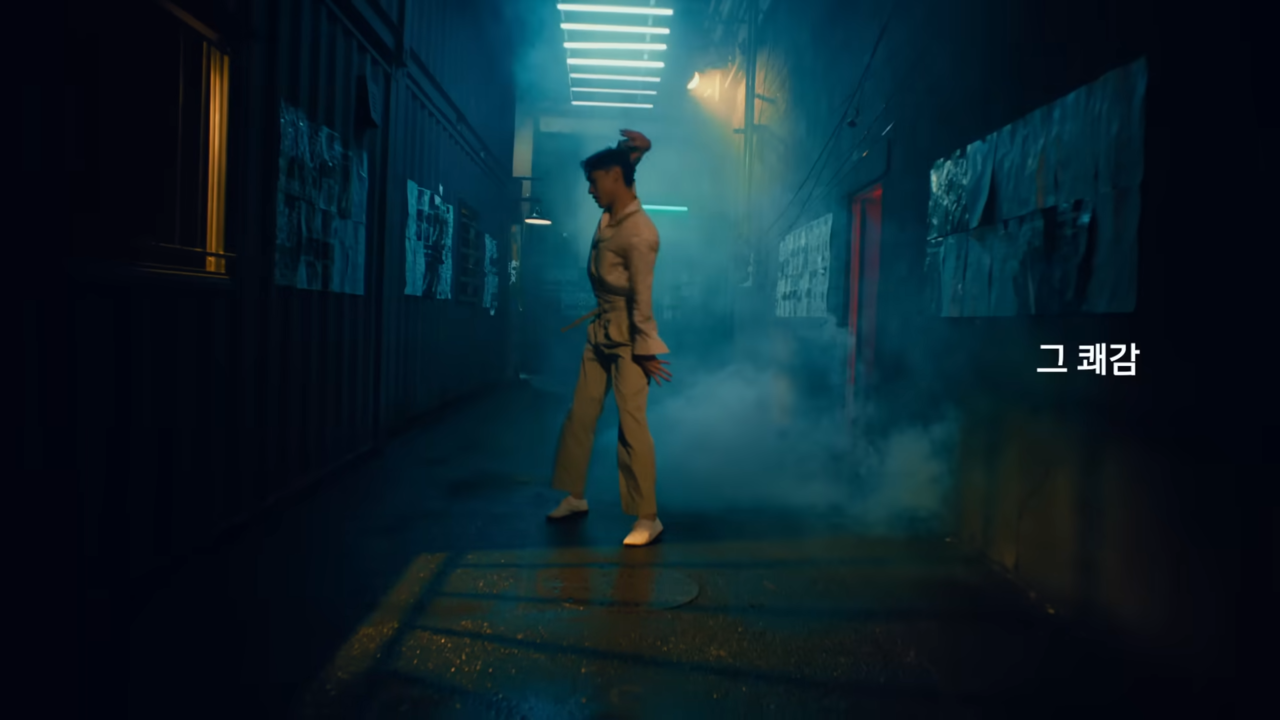 [AP신문 광고평론 No.676] 댄서가 등장해 춤추는 모습을 보여준다. 사진 BMW 유튜브 캡처 ⓒAP신문