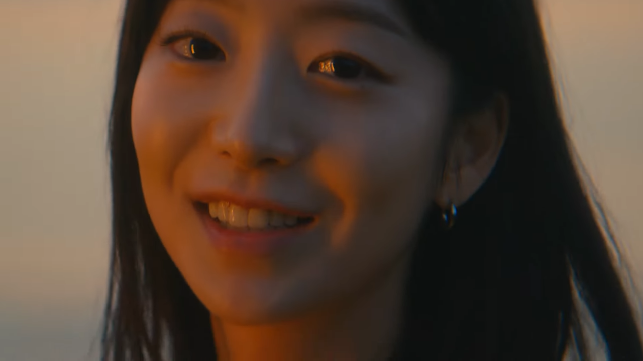 [AP신문 광고평론 No.680] "당신을 닮아 좋아"라고 말하고 있는 모습. 사진 르노코리아자동차 유튜브 캡처 ⓒAP신문