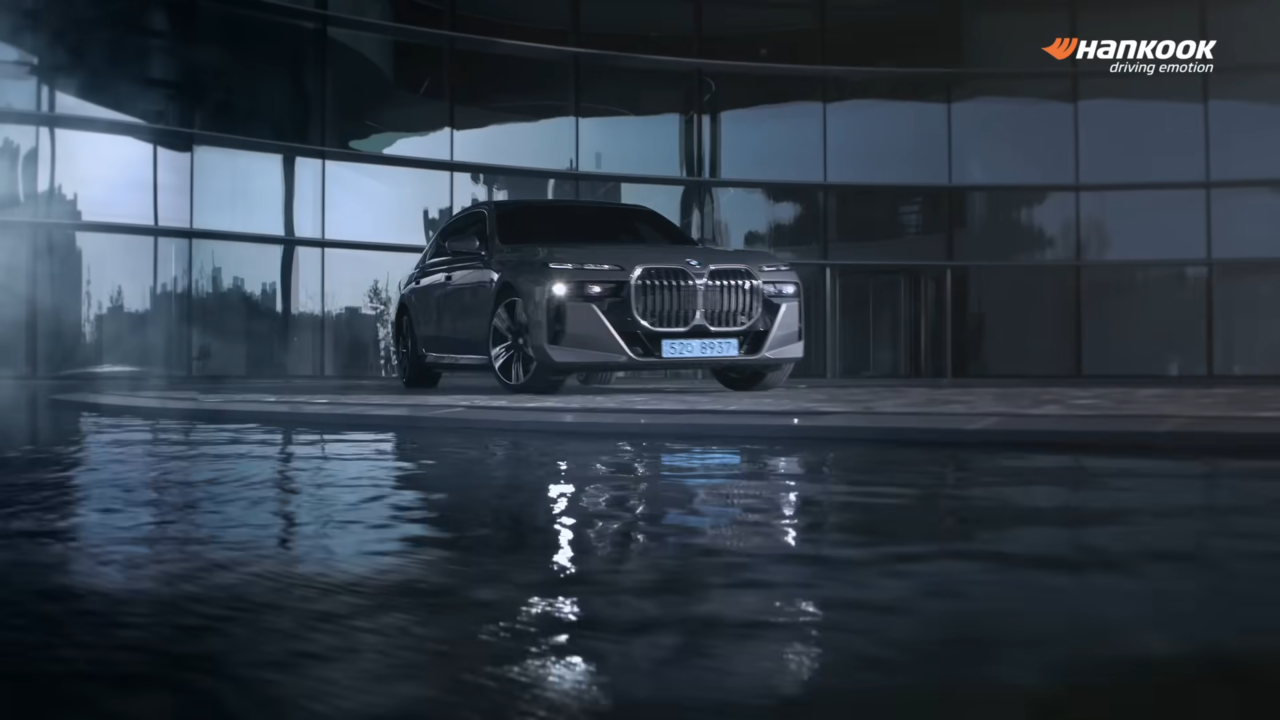 [AP신문 광고평론 No.730]  자동차의 움직임에 따라 타이어 소리를 강조했다. 사진 한국타이어 유튜브 캡처 ⓒAP신문