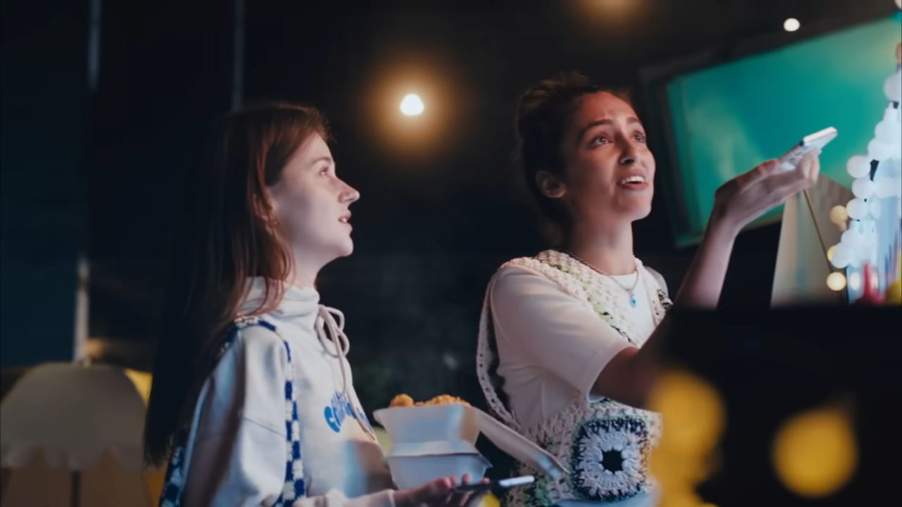 [AP신문 광고평론 No.830] 다양한 모델들이 KB Pay가 되냐고 묻는다. 사진 KB국민카드 유튜브 캡처 ⓒAP신문(AP뉴스)