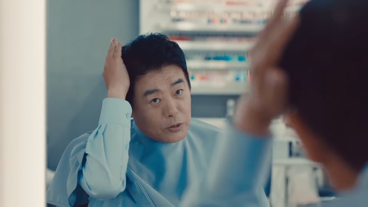 [AP신문 광고평론 No.837]  우체국 모델 배우 성동일. 사진 우체국 유튜브 캡처 ⓒAP신문(AP뉴스)