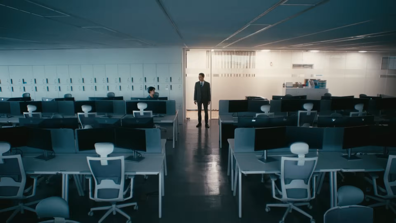 [AP신문 광고평론 No.884]  모두 이직해 텅 빈 개발실의 모습. 사진 잡코리아 유튜브 캡처 ⓒAP신문(AP뉴스)