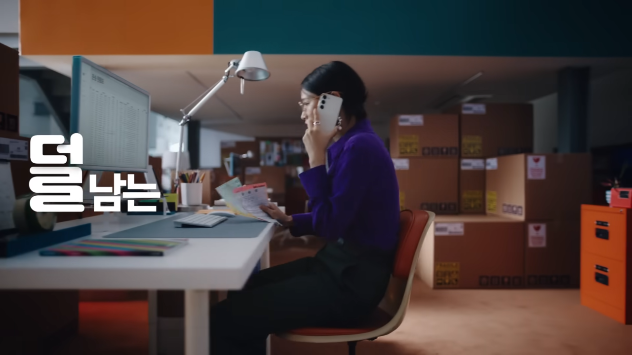 [AP신문 광고평론 No.891] 물류 담당자의 모습. 사진 더 운반 유튜브 캡처 ⓒAP신문(AP뉴스)