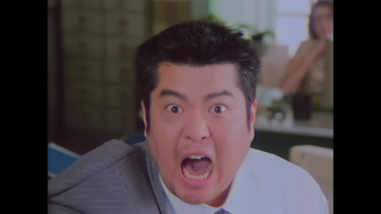 [AP신문 광고평론 No.1067]  ​​​​​​​"피곤하니까"라고 외치는 직장인. 사진 EA SPORTS FC 모바일 유튜브 캡처 ⓒAP신문(AP뉴스)