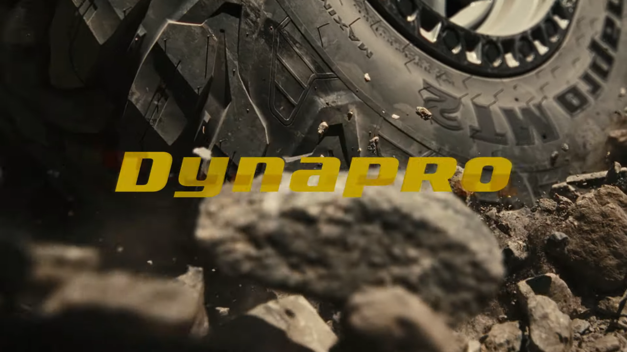 [AP신문 광고평론 No.1166]  '다이나프로' 타이어를 클로즈업했다. 사진 한국타이어 유튜브 캡처ⓒAP신문(AP뉴스)