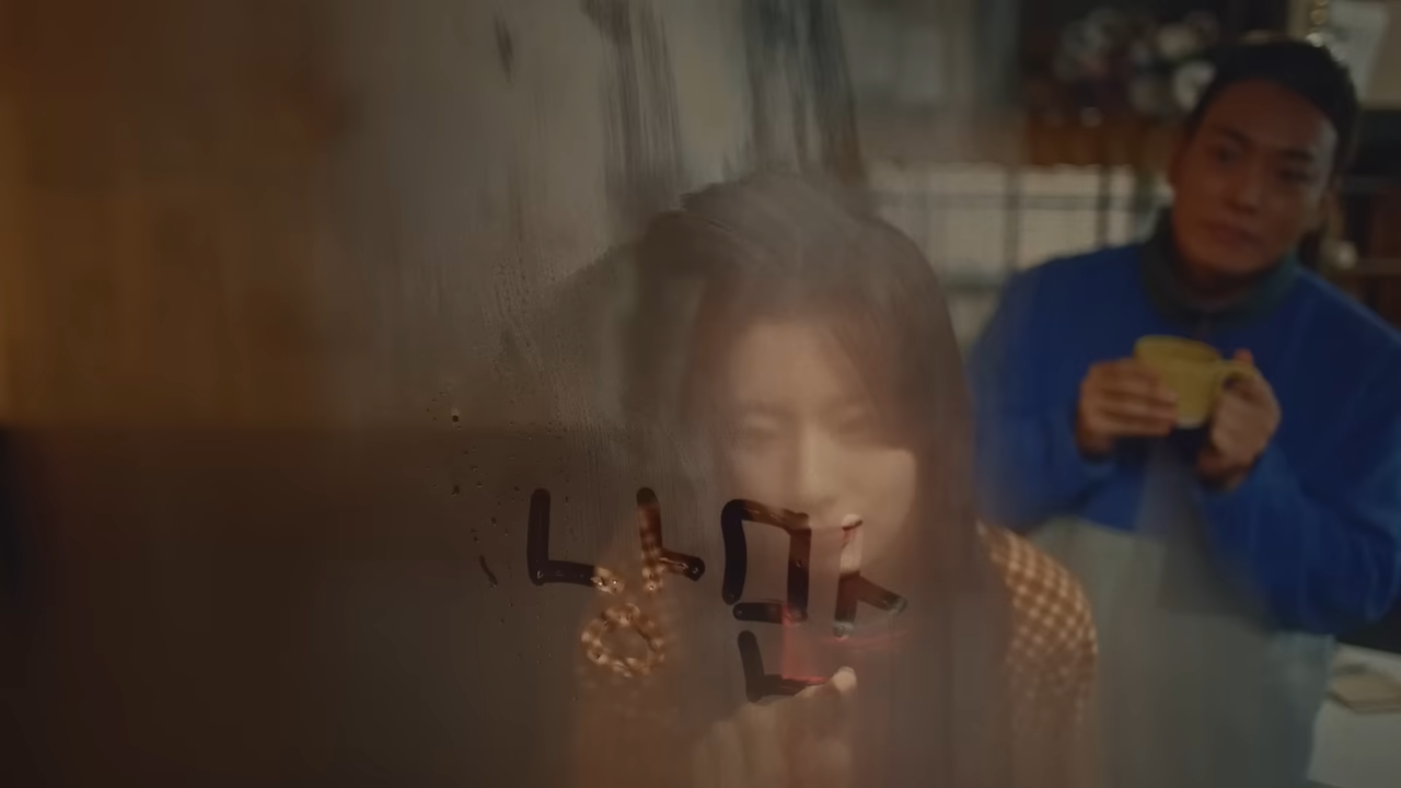 [AP신문 광고평론 No.1177]  ​​​​​​​'낭만'을 키워드로 삼았다. 사진 야놀자 유튜브 캡처ⓒAP신문(AP뉴스)