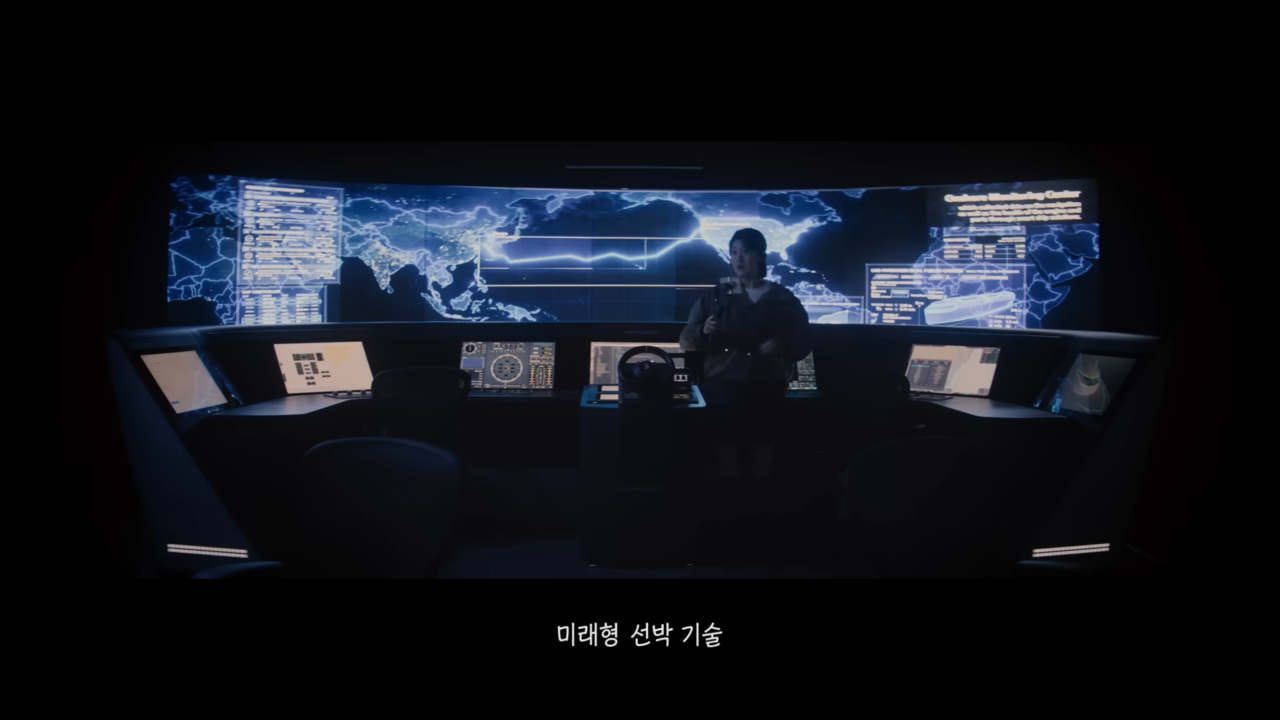 [AP신문 광고평론 No.1183]  ​​​​​​​건물 내부에서 첨단 기술들을 발견한다. 사진 HD현대 유튜브 캡처ⓒAP신문(AP뉴스)