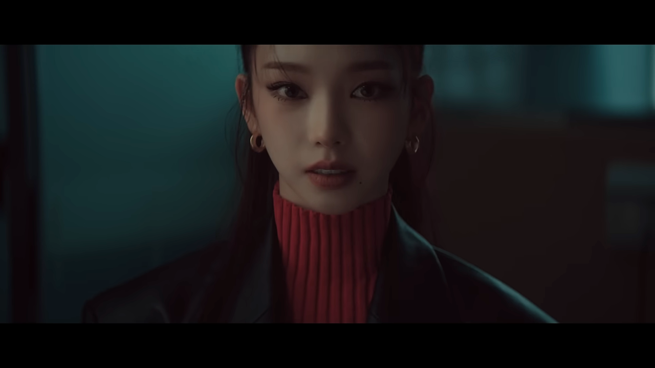 [AP신문 광고평론 No.1186]  신세계백화점 모델 그룹 에스파의 멤버 카리나. 사진 신세계백화점 유튜브 캡처ⓒAP신문(AP뉴스)