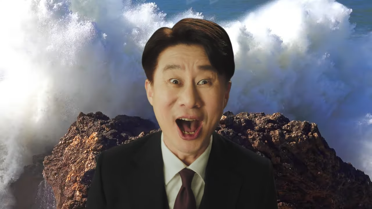 [AP신문 광고평론 No.1237]  ​​​​​​​우리 해산물로 만든 음식을 먹고 바다가 펼쳐지는 듯한 연출을 보여준다. 사진 수협 유튜브 캡처ⓒAP신문(AP뉴스)