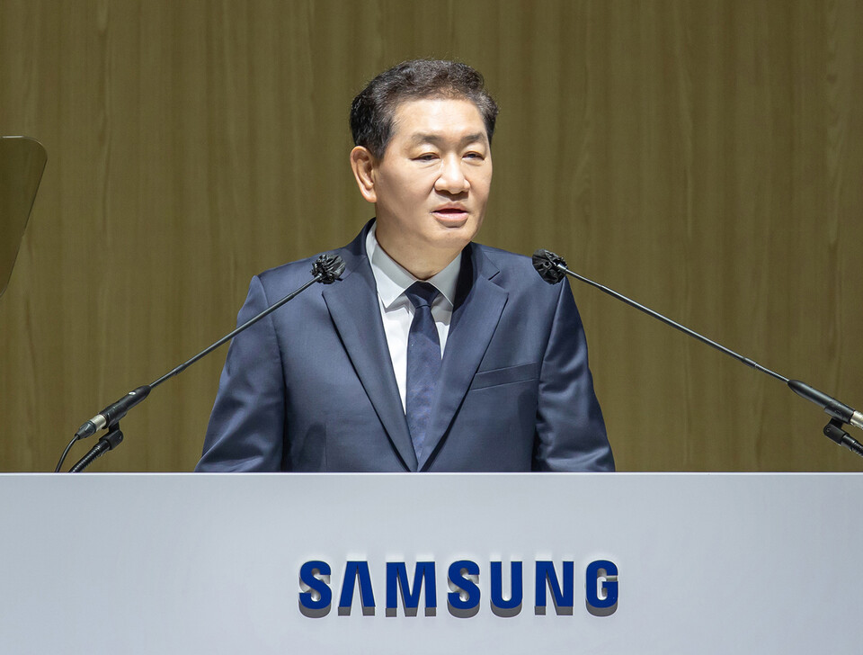 로봇이 맞이한 삼성전자 주총장…한종희