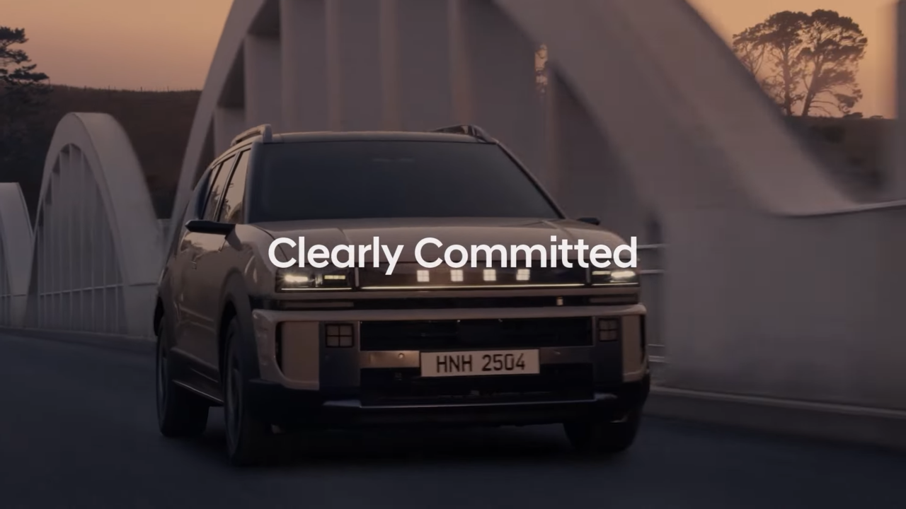 [AP신문 광고평론 No.1256]  ​​​​​​​수소전기차 분야에서 자사의 헌신을 강조한다. 사진 현대자동차 유튜브 캡처ⓒAP신문(AP뉴스)