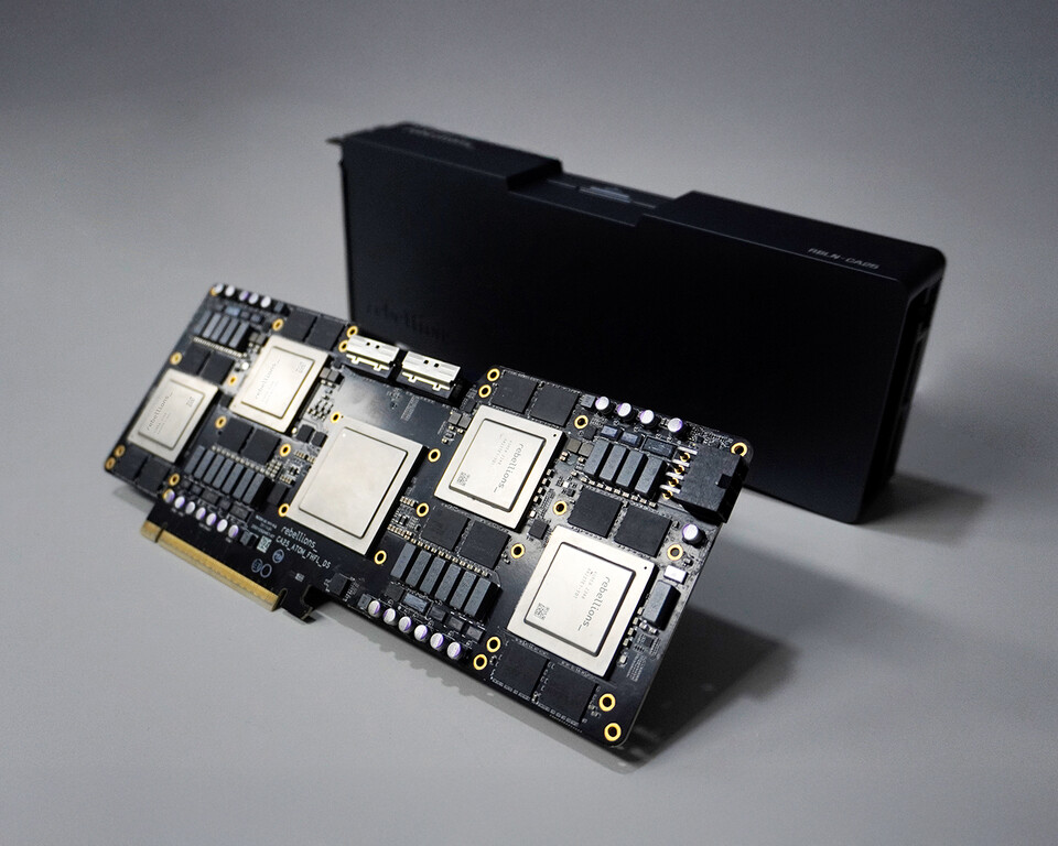 ©AP신문(AP뉴스)/이미지 제공 = SK텔레콤 ▲리벨리온의 NPU 아톰 맥스(ATOM-Max)