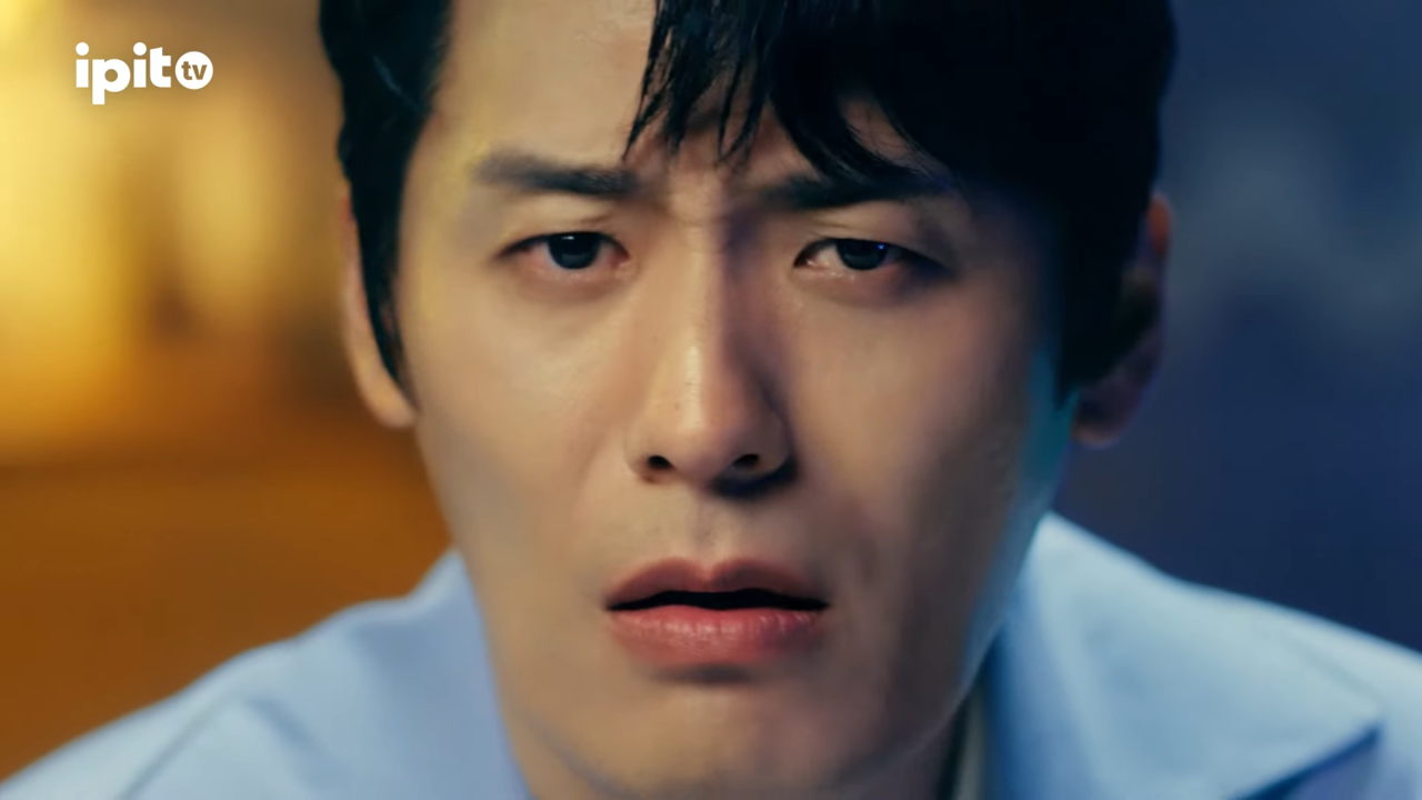 [AP신문 광고평론 No.1315]  ​​​​​​​최대훈이 "뭐 알아?"라고 묻고 있다. 사진 KT스카이라이프 유튜브 캡처ⓒAP신문(AP뉴스)