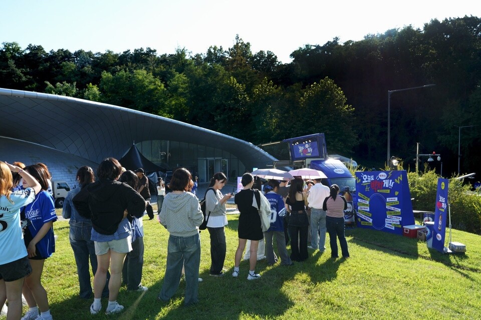 ©AP신문(AP뉴스)/이미지 제공 = 동아제약 ▲지난 18일 서울대에서 열린 동아제약 '박카스 2025 캠퍼스 어택' 현장 모습.