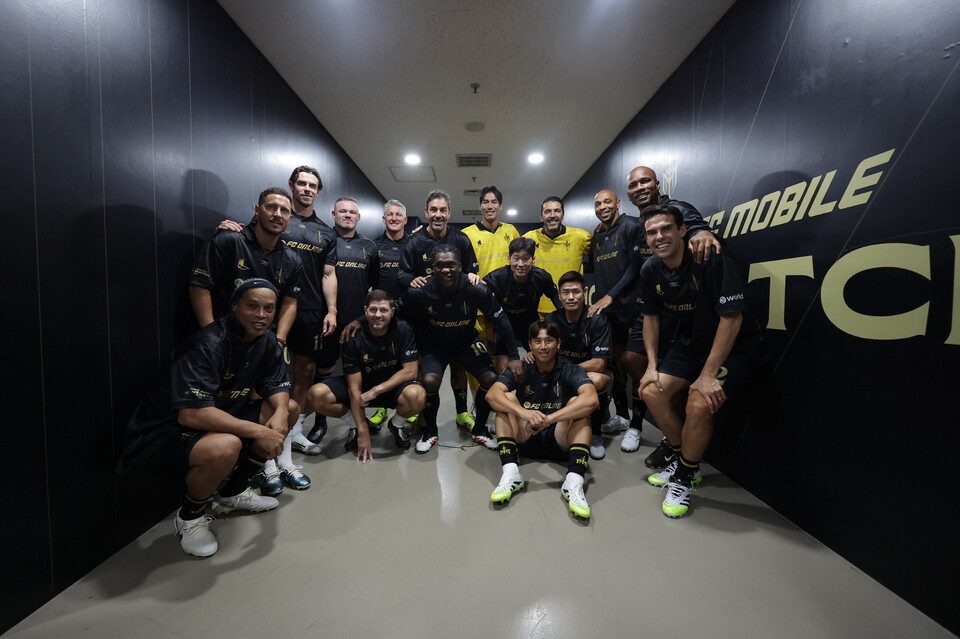 ©AP신문(AP뉴스)/이미지 제공 = 넥슨 ▲FC 스피어 팀 라커룸 단체 사진