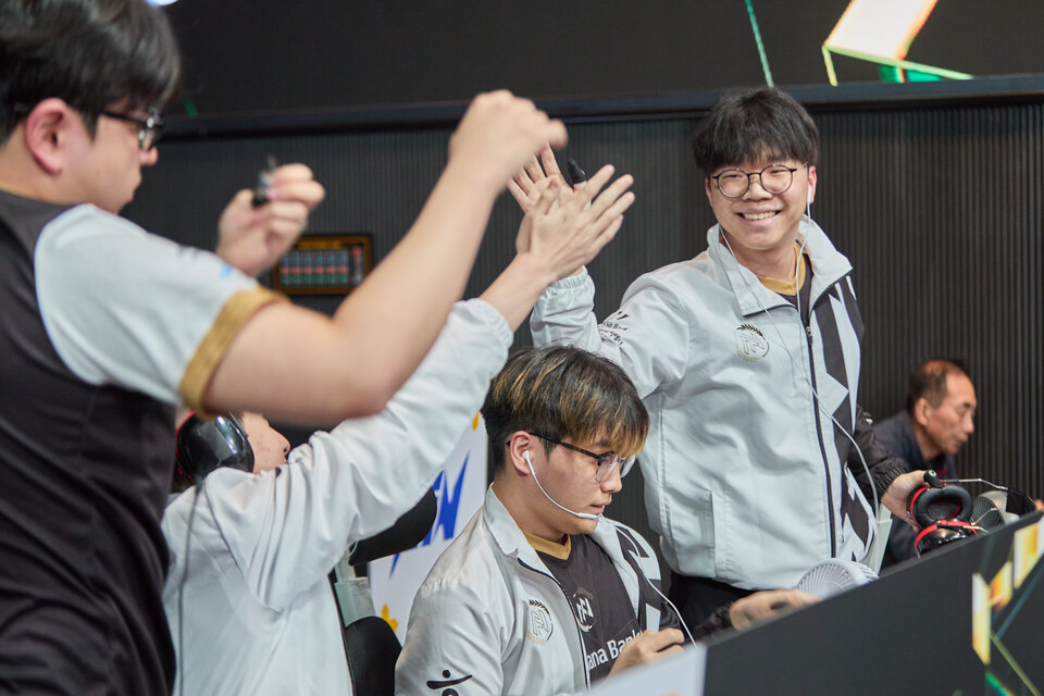 ©AP신문(AP뉴스)/이미지 제공 = 한국e스포츠협회 ▲FN 세종 펍지 모바일 팀 선수단.