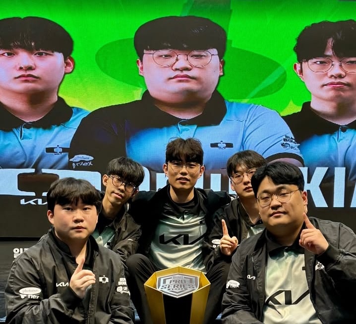 ©AP신문(AP뉴스)/이미지 제공 = 크래프톤 ▲디플러스 기아는 28일 대전 e스포츠경기장에서 치러진 크래프톤 주최 '마운틴듀 PMPS 2025 시즌 2' 파이널 스테이지 데이 2 경기에서 최종 합계 138점(86킬)으로 우승을 차지했다.   