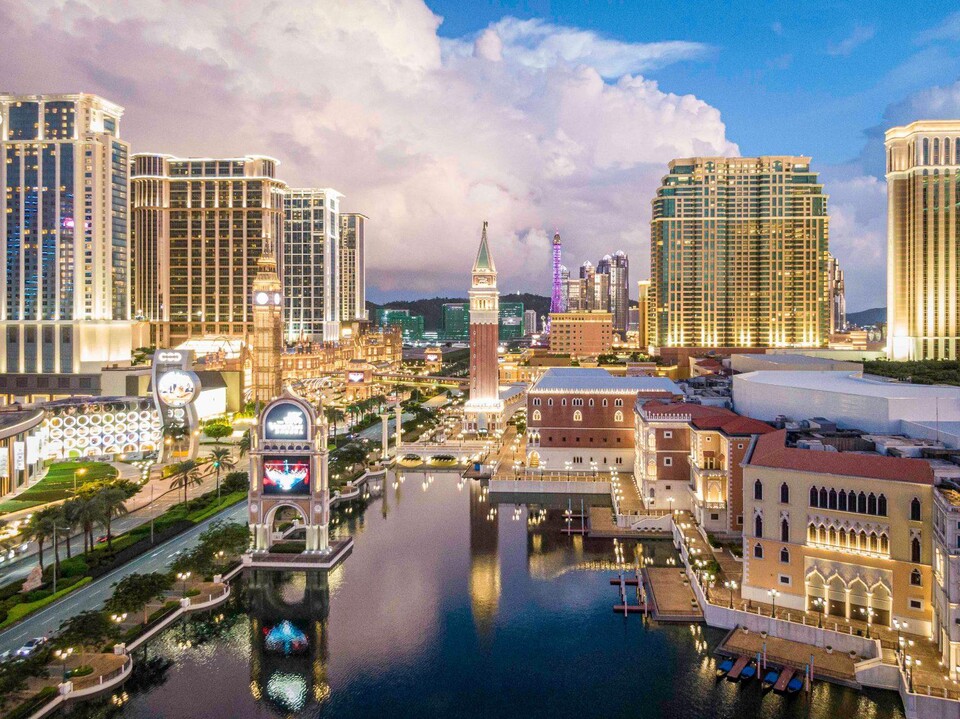 ©AP신문(AP뉴스)/ 이미지 제공 = 현대백화점그룹 ▲ 마카오에 위치한 샌즈 차이나 리조트의 야간 전경