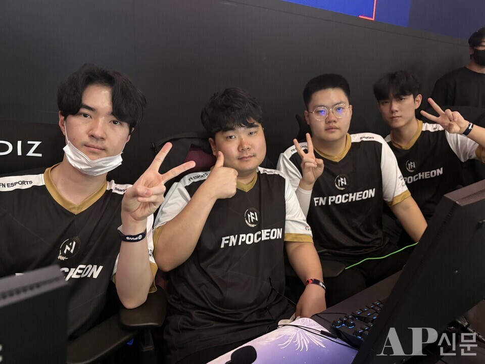 ©AP신문(AP뉴스) 박수연 기자 = ▲FN 포천 펍지 팀. (왼쪽부터) '스타로드' 이종호, '제니스' 이재성, '브레이커스' 송민근, '렉스' 김해찬 선수.