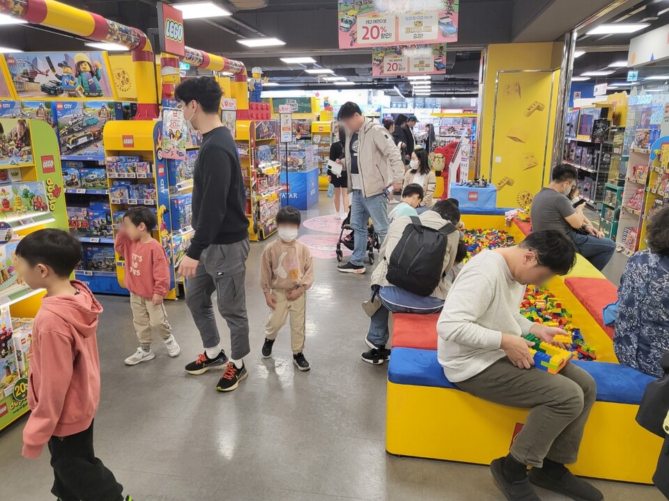 ©AP신문(AP뉴스)/이미지 제공 = 롯데쇼핑 ▲롯데마트 제타플렉스 잠실점 토이저러스 매장 전경.