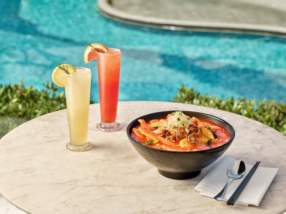 ©AP신문(AP뉴스)/이미지 제공 = 호텔신라 ▲제주신라호텔 풀사이드 바 신메뉴 ‘풀사이드 바 시그니처 고메’