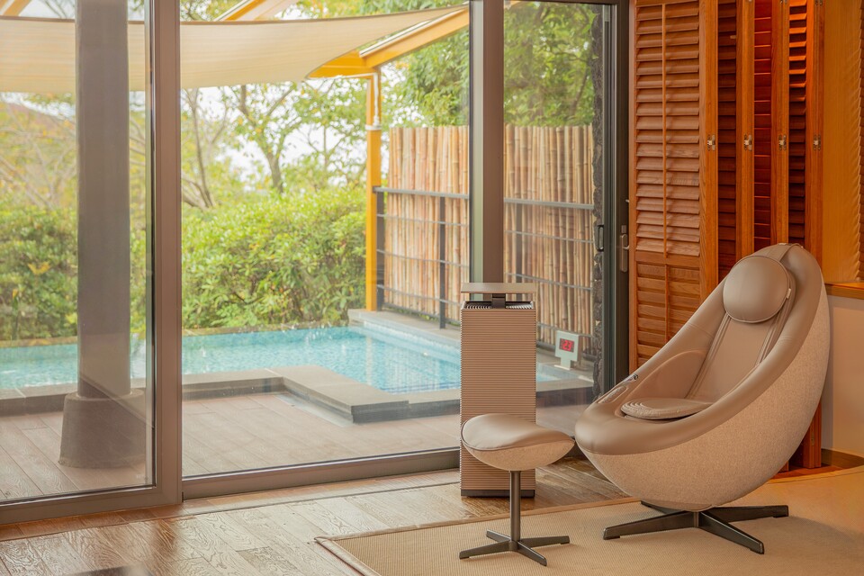 ©AP신문(AP뉴스)/이미지 제공 = 코웨이 ▲롯데호텔 제주 ‘코웨이 X 풀빌라 스위트’ 객실 전경