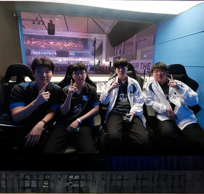 ©AP신문(AP뉴스)/이미지 제공 = 크래프톤 ▲DRX 배그 모바일 팀. (왼쪽부터) '쏘이지' 송호진, '현빈' 전현빈, '씨재' 최영재, '큐엑스' 이경석 선수.