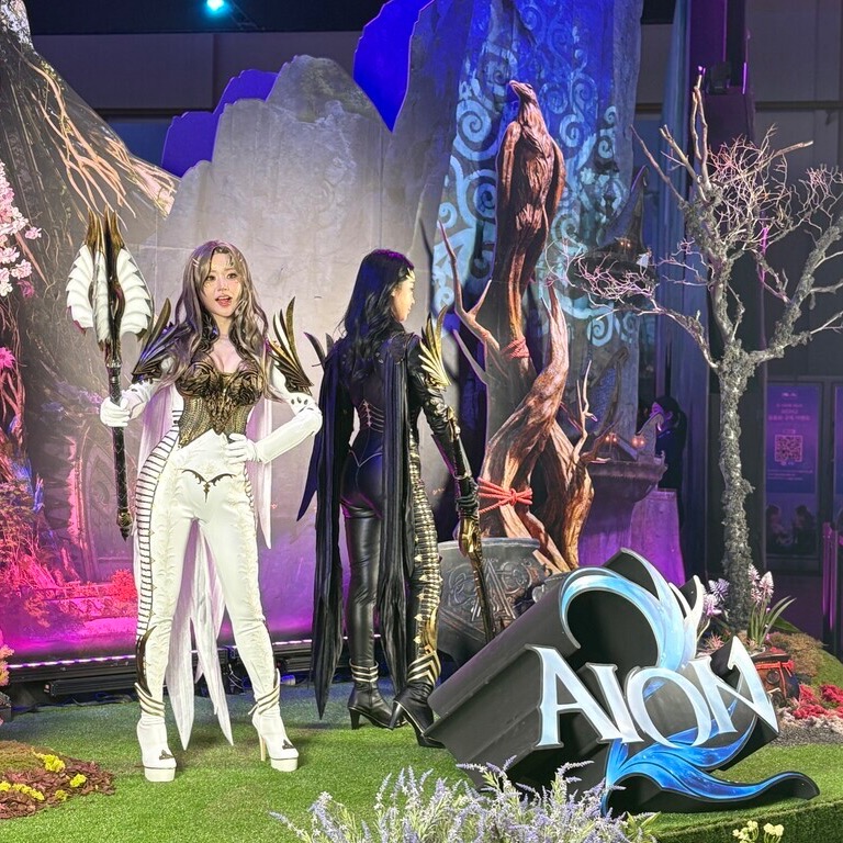 ⓒAP신문(AP뉴스)/ 박수연 기자 = ▲엔씨소프트 ‘아이온2’ 부스 코스프레 현장.