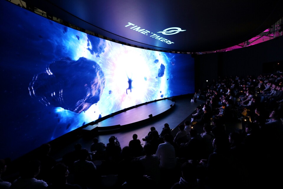 ©AP신문(AP뉴스)/이미지 제공 = 엔씨소프트 ▲지스타2025 엔씨소프트 시네마 상영관 전경. 타임 테이커즈