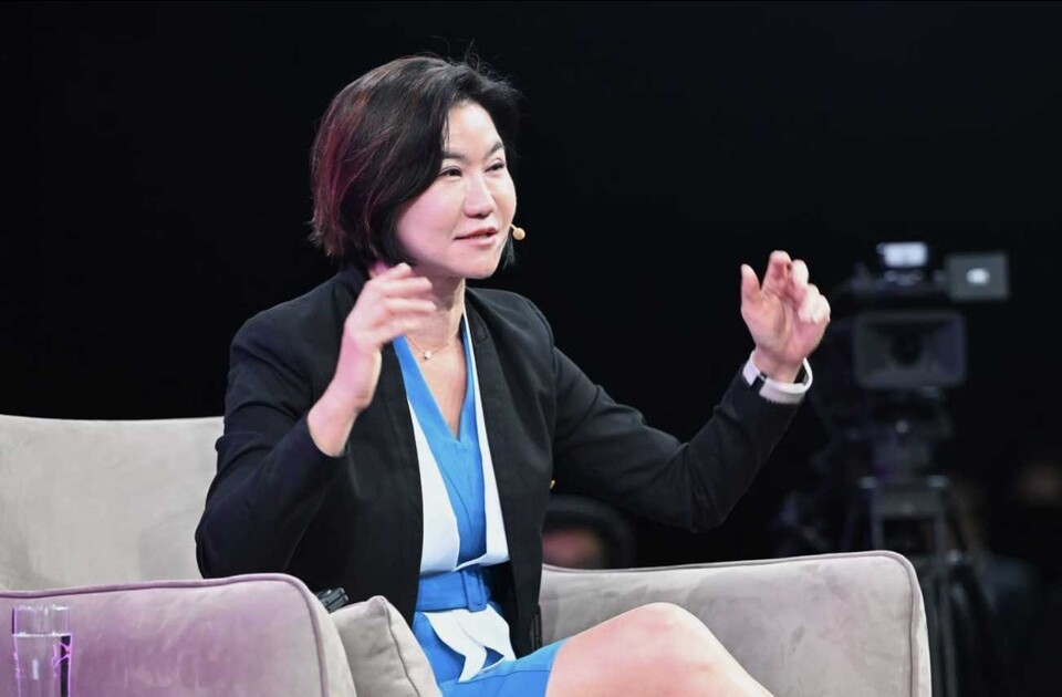 ©AP신문(AP뉴스)/이미지 제공 = 토스뱅크 ▲싱가포르 엑스포에서 열린 ‘싱가포르 핀테크 페스티벌(SFF)’ 메인스테이지에서 이은미 토스뱅크 대표가 발언하고 있다.