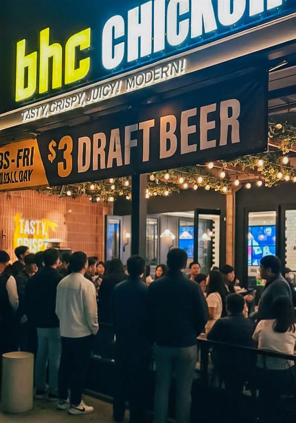 ©AP신문(AP뉴스)/이미지 제공 = 다이닝브랜즈그룹 ▲bhc 미국 직영 2호점 ‘채프먼 플라자점’ 전경