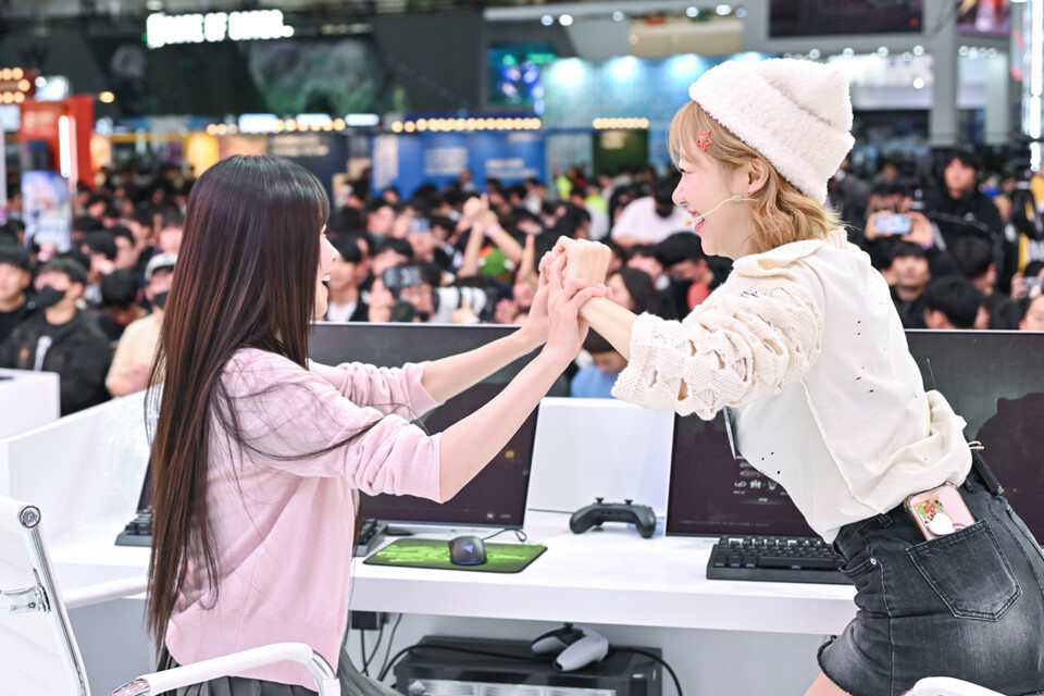 ©AP신문(AP뉴스)/이미지 제공 = 넷마블 ▲넷마블은 '지스타 2025' 넷마블관에서 콘솔·PC 출품작 '이블베인'(넷마블몬스터 개발)의 인플루언서 무대 이벤트를 진행했다.