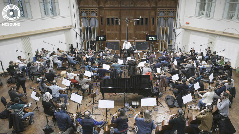 ⓒAP신문(AP뉴스)/ 이미지 제공 = 엔씨소프트 ▲아이온2 OST 녹음 현장 사진.