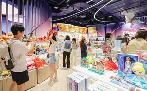 현대백화점, 킨텍스점에 '디즈니 스토어' 첫 팝업 열어 - 뉴스 썸네일 이미지