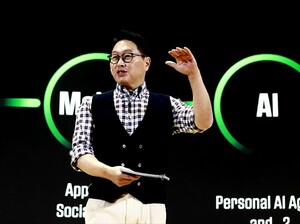'SK AI 서밋' 3만명 몰렸다...최태원 리더십에 '글로벌 협력의 장' - 뉴스 썸네일 이미지