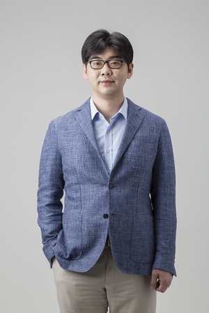 업비트 송치형 회장, 이용자 중심 혁신으로 가상자산 거래의 새 기준 제...