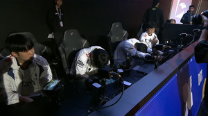 [PMGC] "가혹했던 자기장"...DRX, '파이널 직행' 문턱서 울었다 - 뉴스 썸네일 이미지