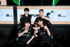 [PGC] '불꽃 T1' 화력 살아났다...'61점 폭격' 3위 안착 - 뉴스 썸네일 이미지