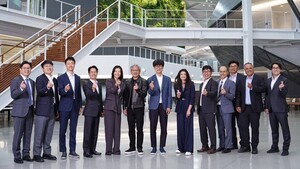 이해진, '글로벌 AI 팩토리' 전환점 열었다...엔비디아·브룩필드 14조 베... - 뉴스 썸네일 이미지